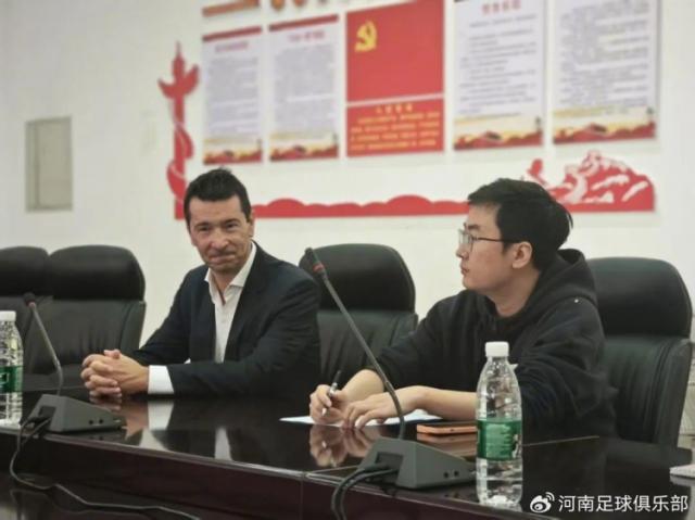 博鱼体育投注-河南体育总监：成绩低迷时更换主教练并是最好选择
