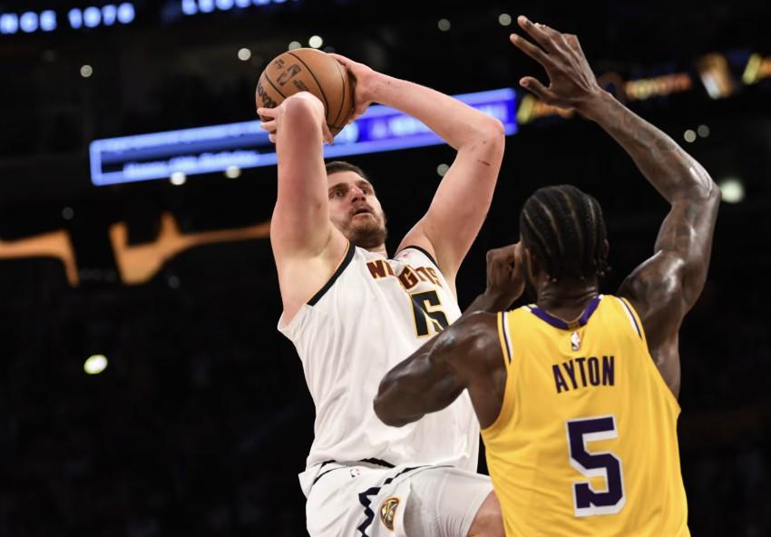 博鱼体育直播-约基奇：里夫斯故意罚丢的回合很精彩，暂停激动原因我也忘了