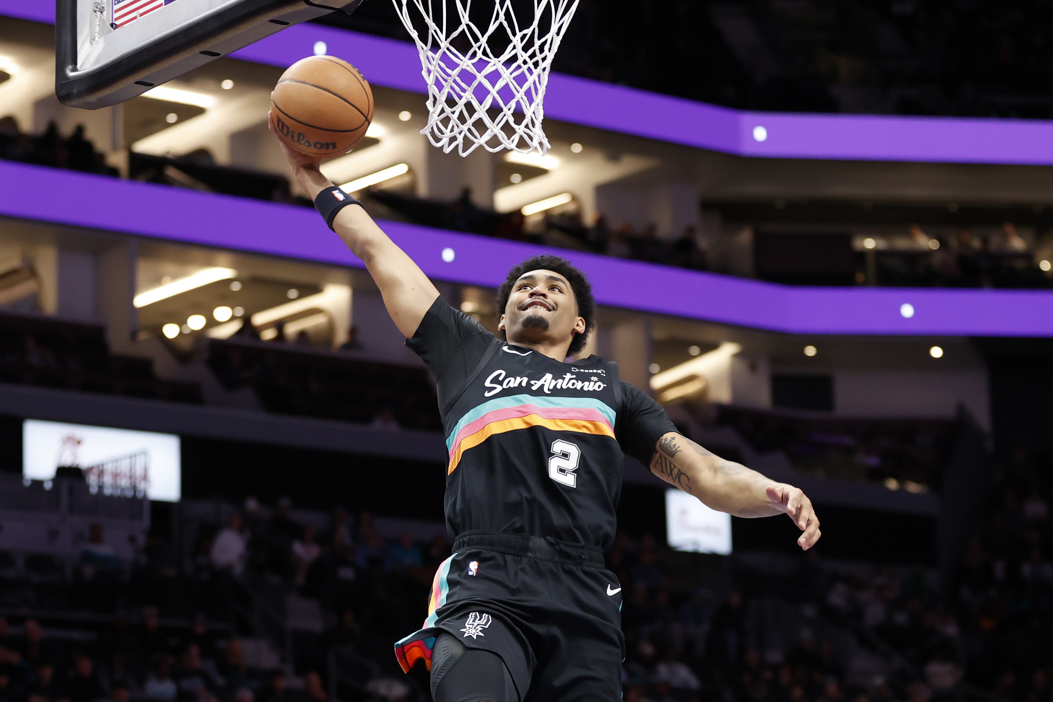 博鱼体育直播-解说：哈珀面对VJ打出了榜眼该有的水准 前者成熟得不像新秀