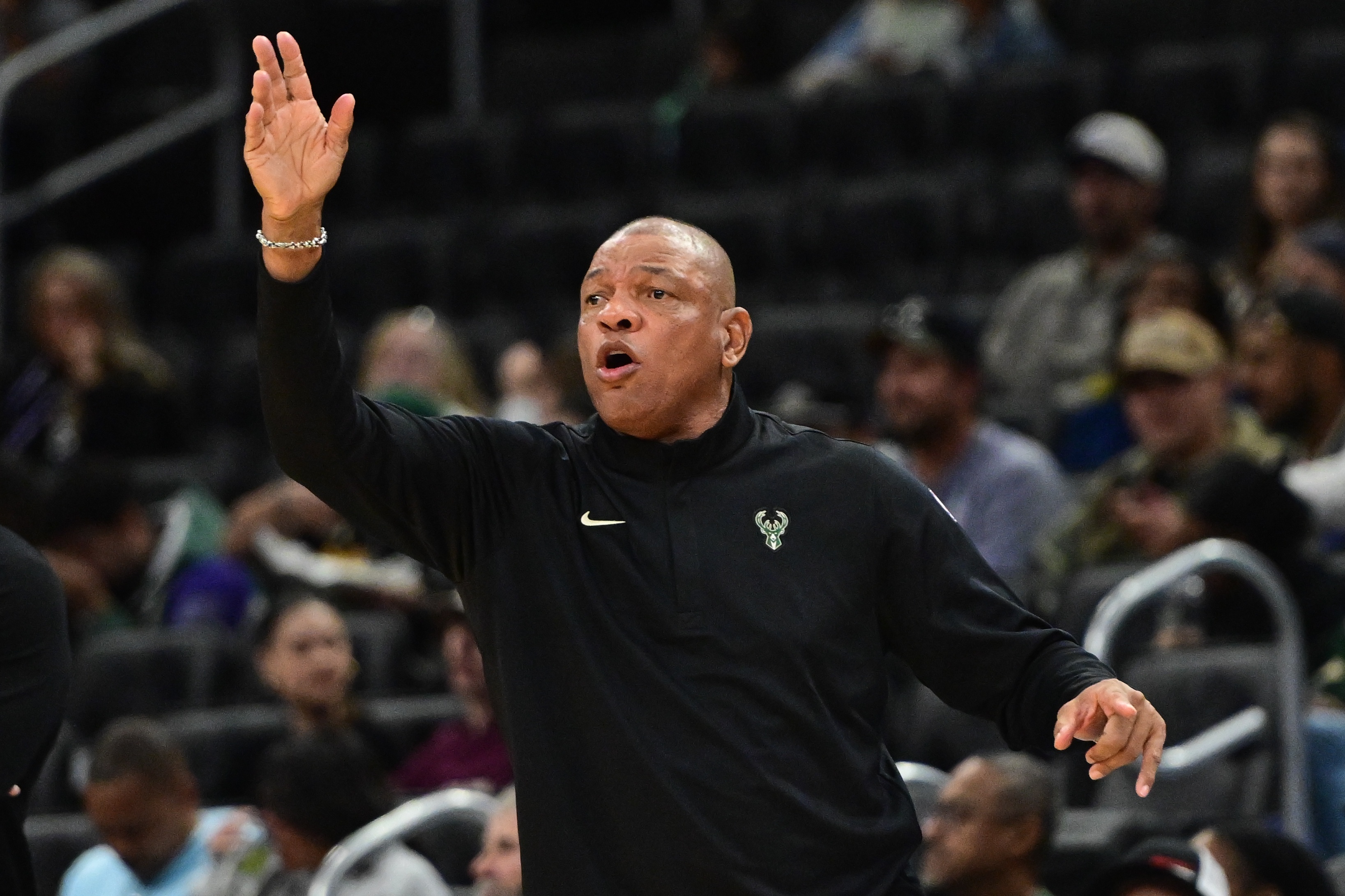 博鱼体育投注-美网友谈老里下课：字母和老詹一样是教练杀手？他是名人堂教练？